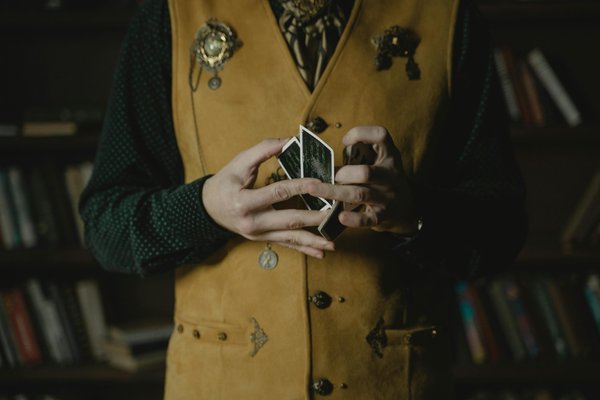 Découvrez le meilleur magicien à Paris : Alexis de la Fuente